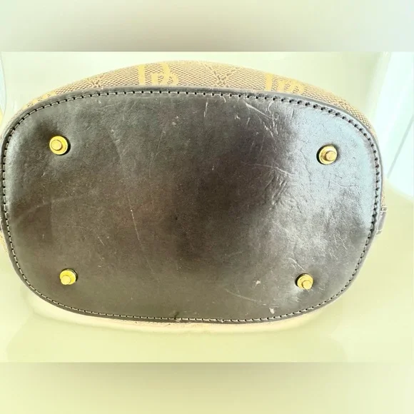 ✨Vintage Dooney & Bourke Brown Shoulder Bag with Structured Design✨ - Picture 11 of 16